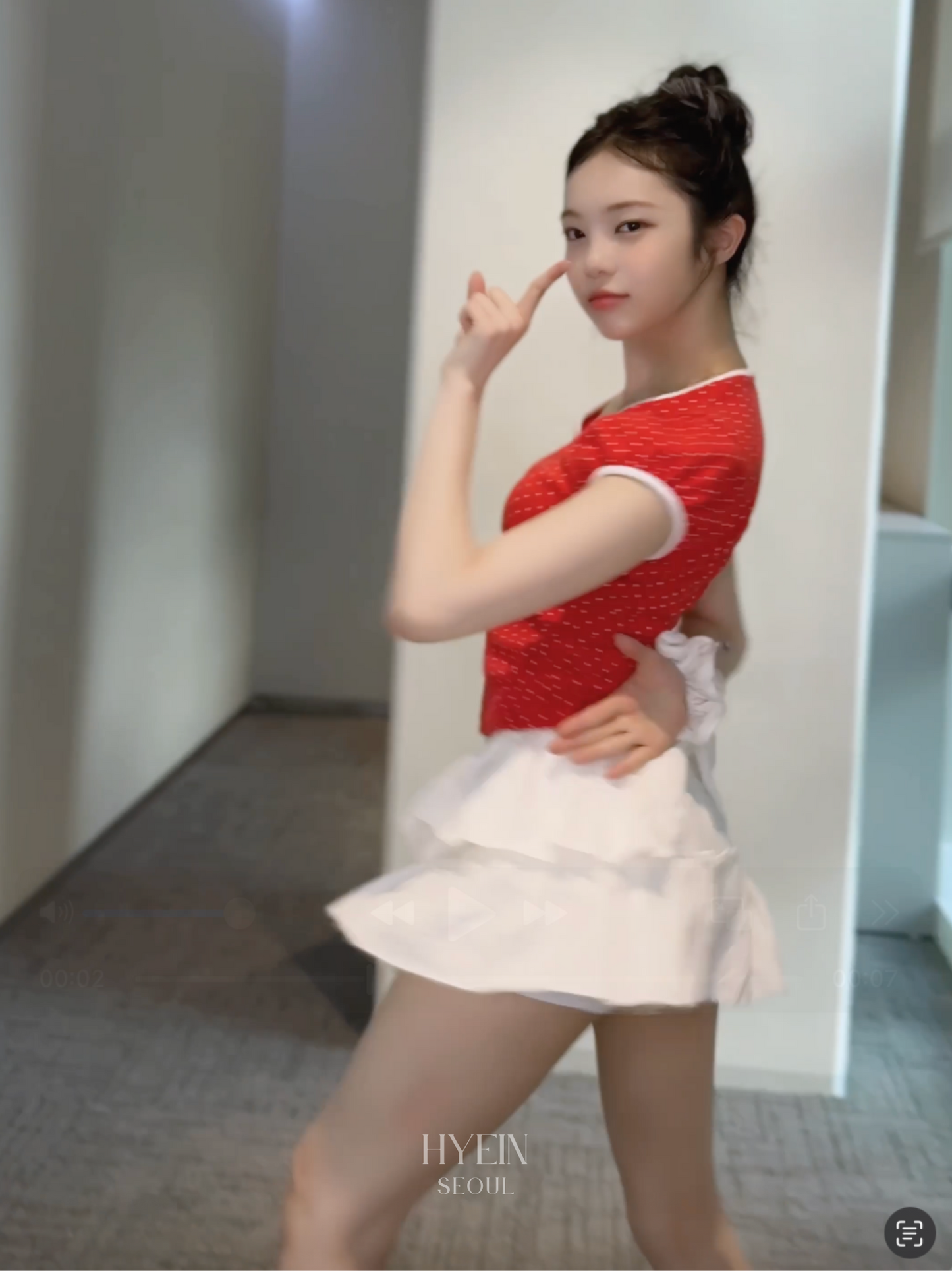 Dotty ribbon shirring t-shirt / red