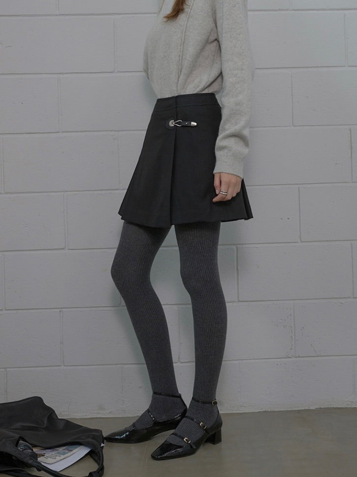 【LE SSERAFIM ウンチェ着用】Pleats wrap skirt bk