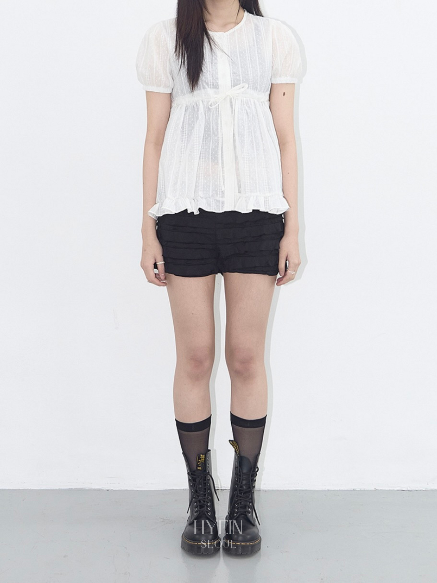 Shirring puff blouse / white