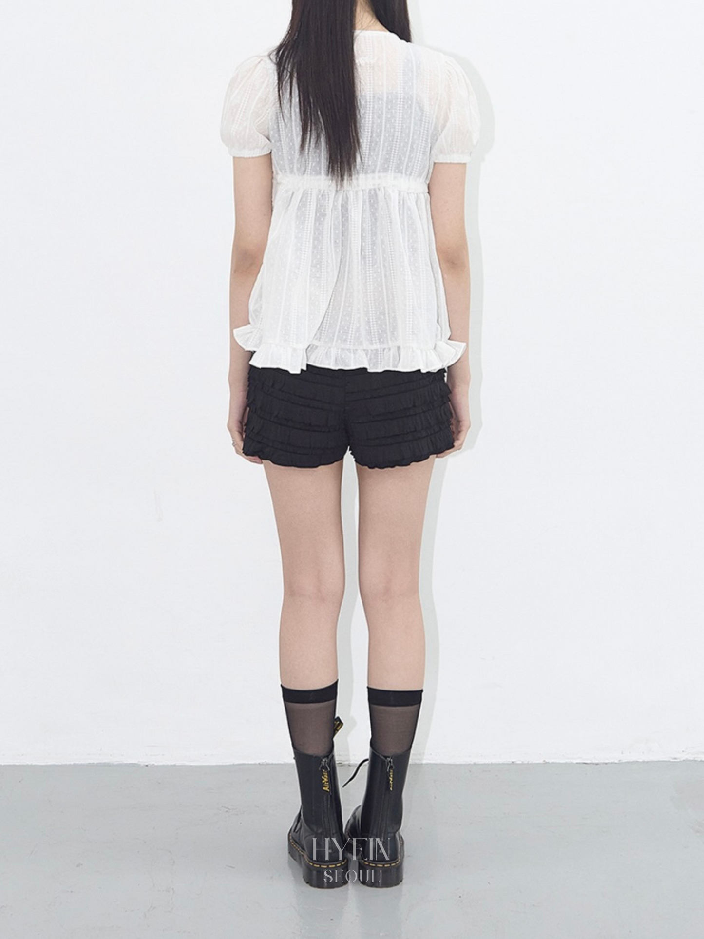 Shirring puff blouse / white