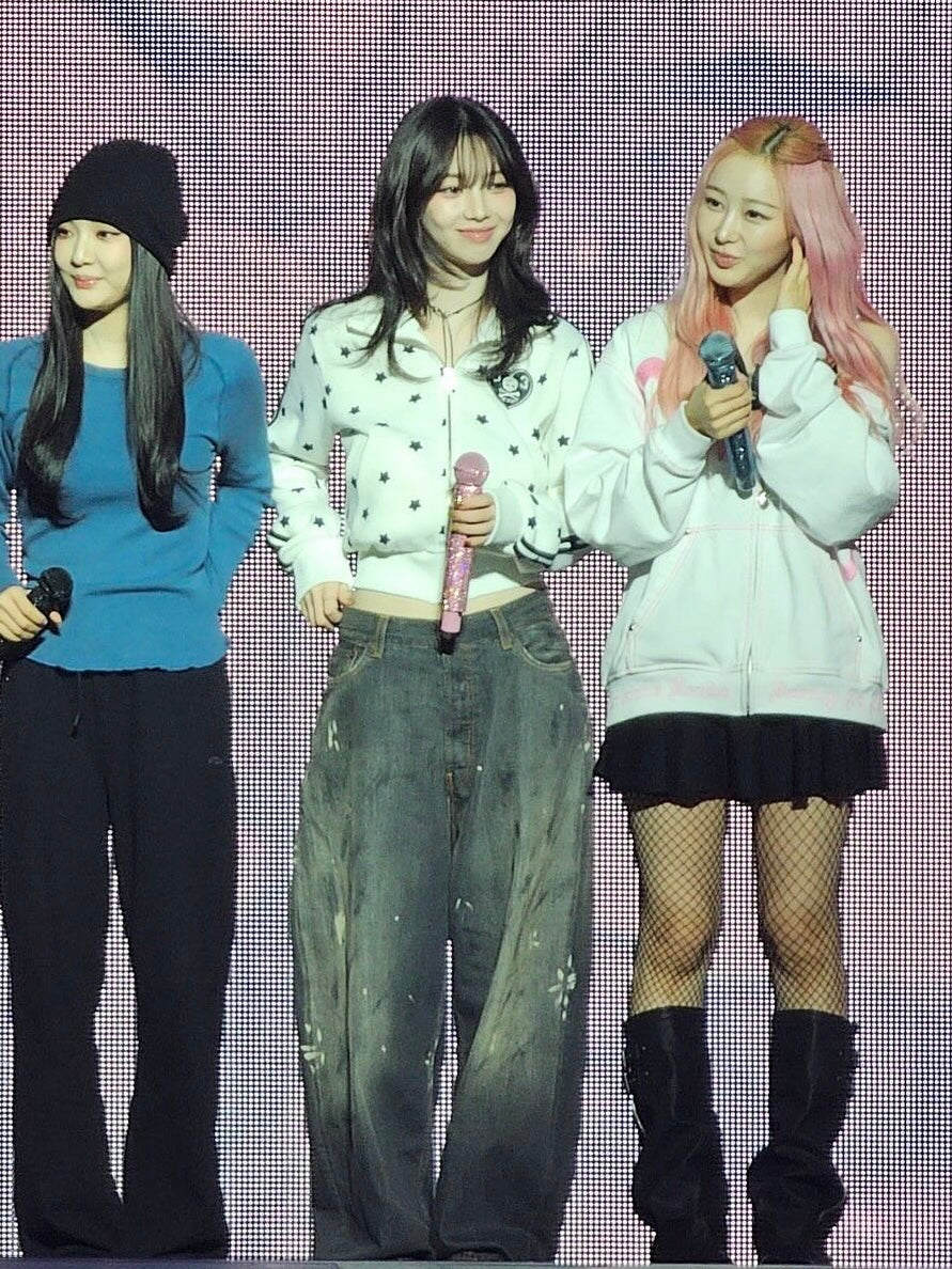 Star sporty zip-up【aespa カリナ着用】