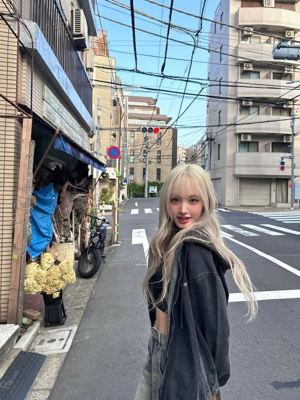 【IVE リズ着用】Vintage washing star denim hooded zip-up