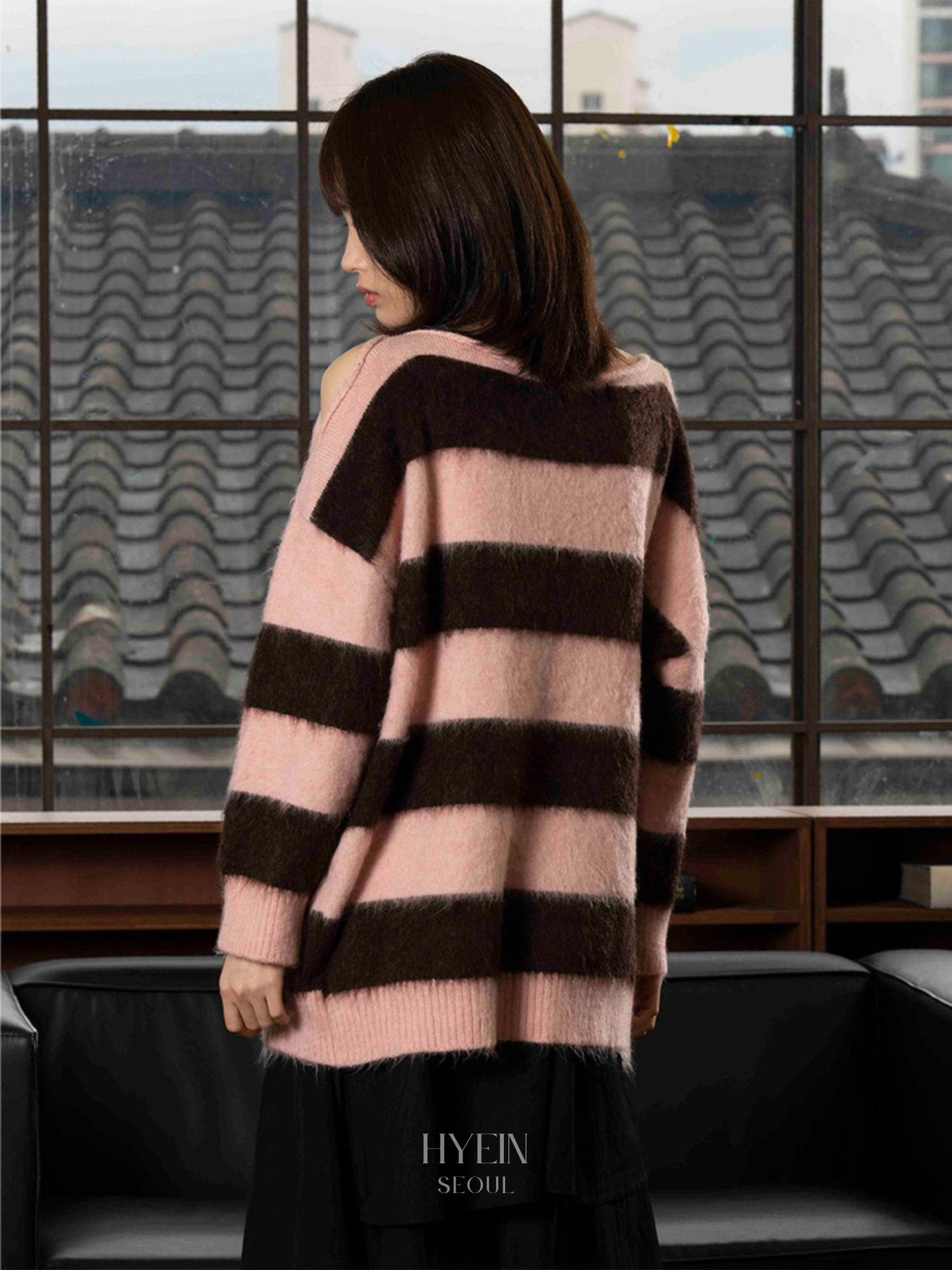 Block stripe off-shoulder knit【NMIXX sullyoon】