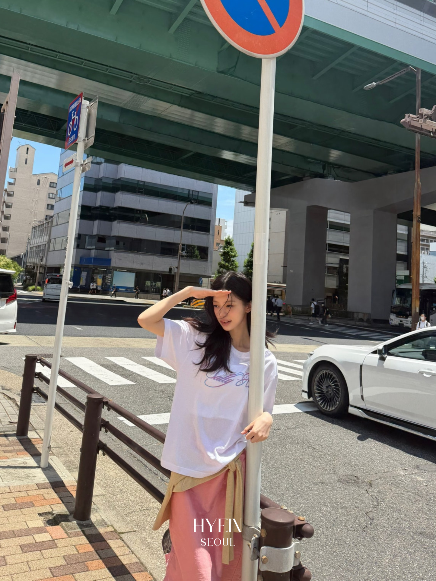 Bula tee / white【ILLIT ミンジュ着用】