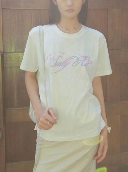 Bula tee / white【ILLIT ミンジュ着用】