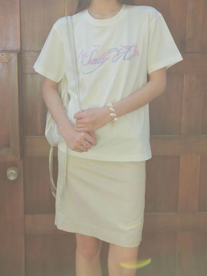 Bula tee / white【ILLIT ミンジュ着用】