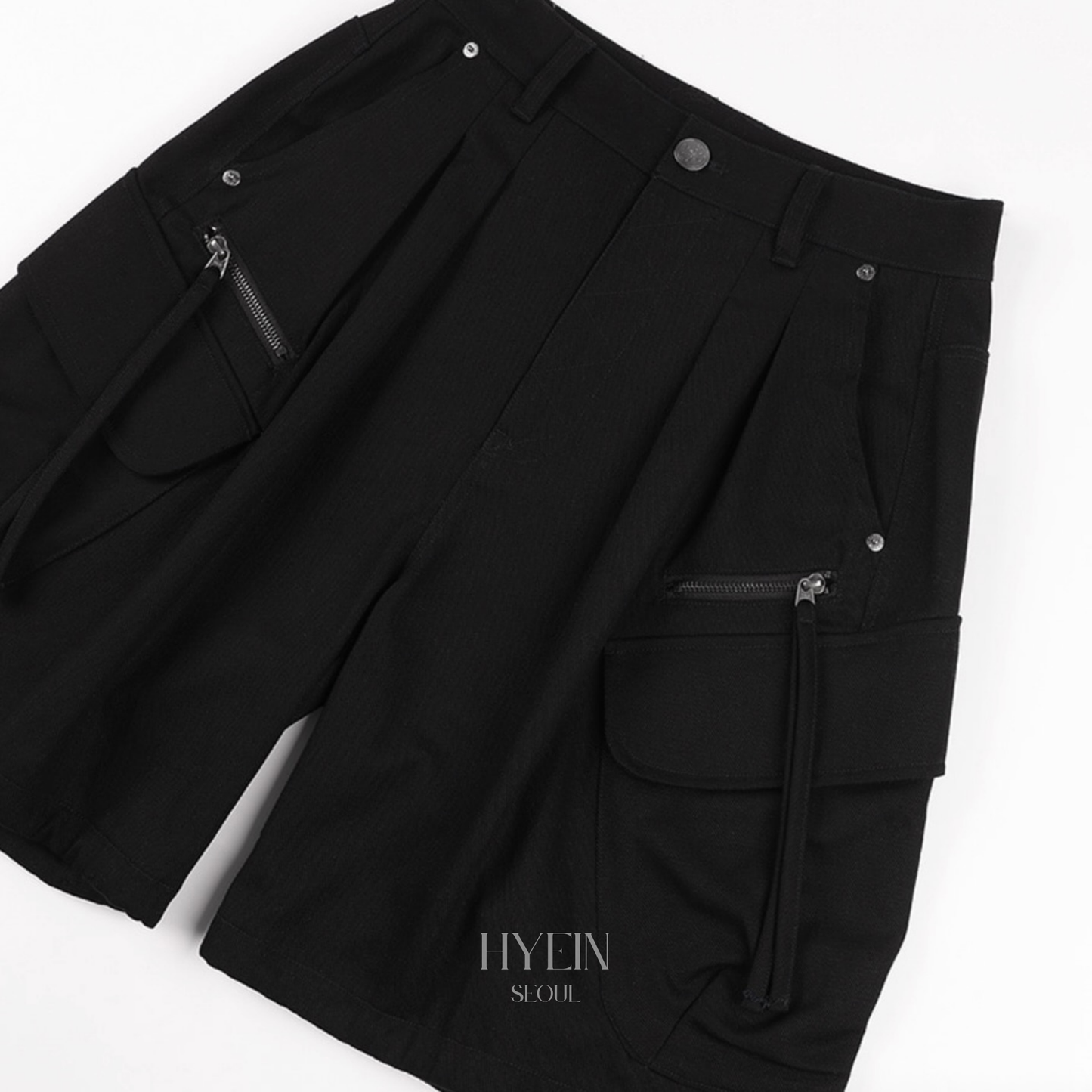 Cargo lettering bermuda pants / black