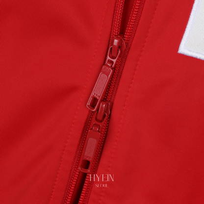 【ILLIT モカ着用】Dino driver track jacket / red