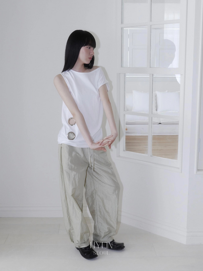 【ILLIT モカ着用】Eyelet loose sleeveless