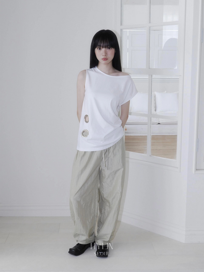【ILLIT モカ着用】Eyelet loose sleeveless