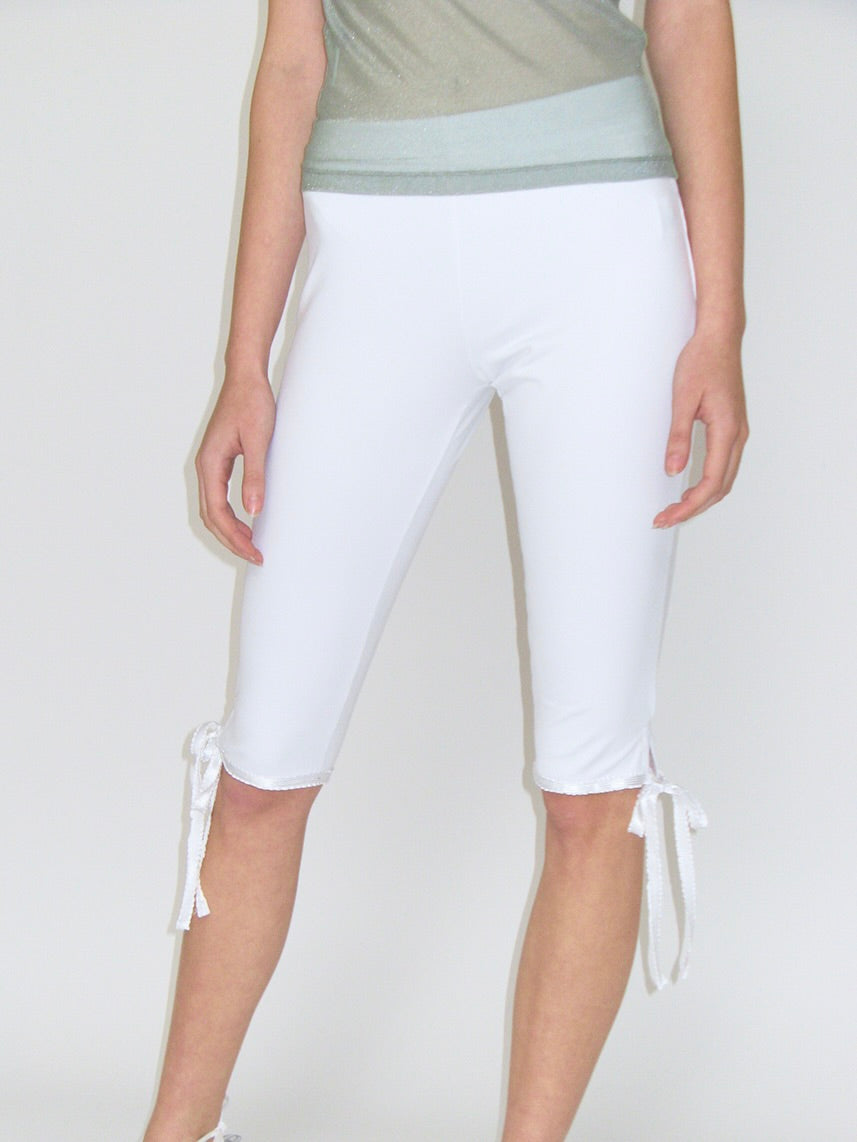 ★CRANK★FRILL STRING CAPRI PANTS_WHITE★正規品/韓国直送料込 ILLIT ウォンヒ着用】Frill string capri pants / white – hyein