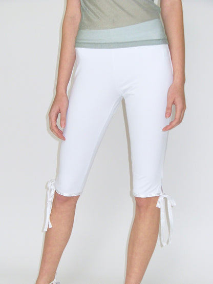 Frill string capri pants / white