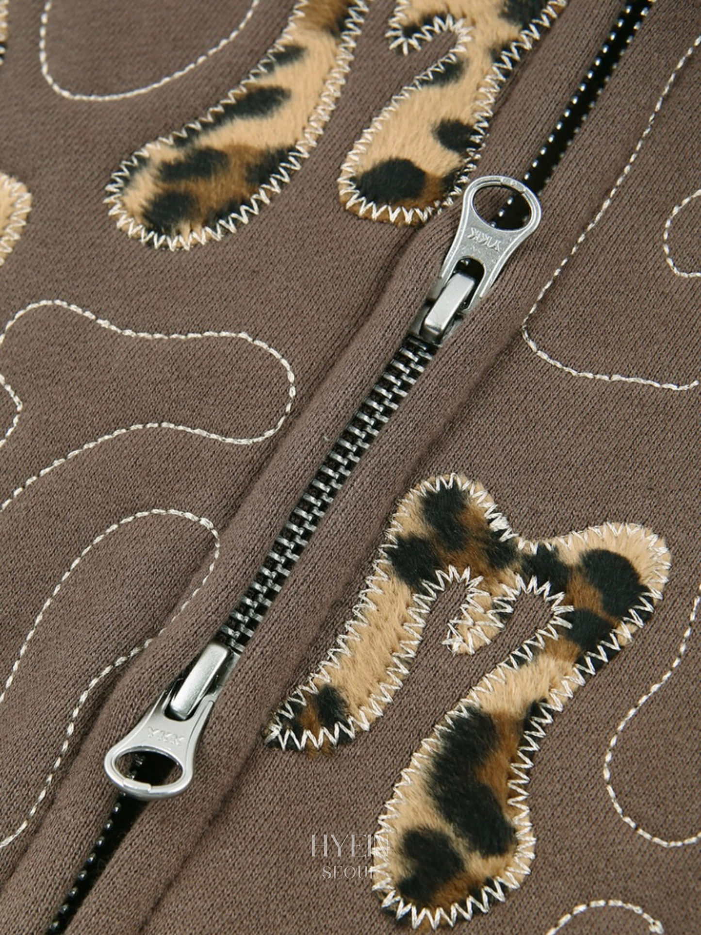 Leopard applique hoodie / brown【Hearts2Hearts イアン着用】