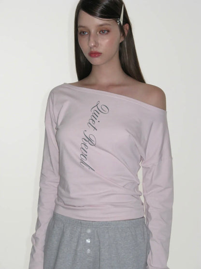 Lettering off shoulder top【Hearts2Hearts(H2H) ステラ着用】