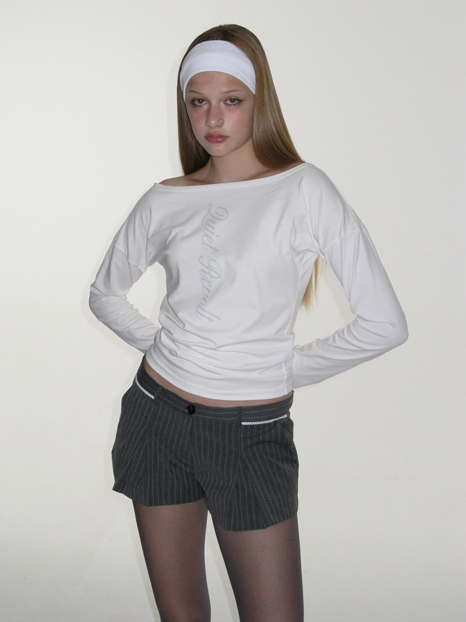 Lettering off shoulder top【Hearts2Hearts(H2H) ステラ着用】