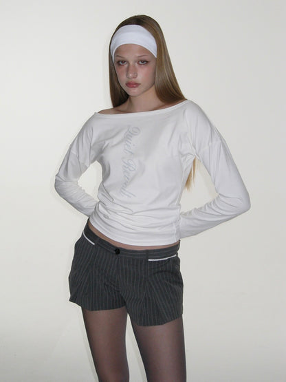 Lettering off shoulder top【Hearts2Hearts(H2H) ステラ着用】