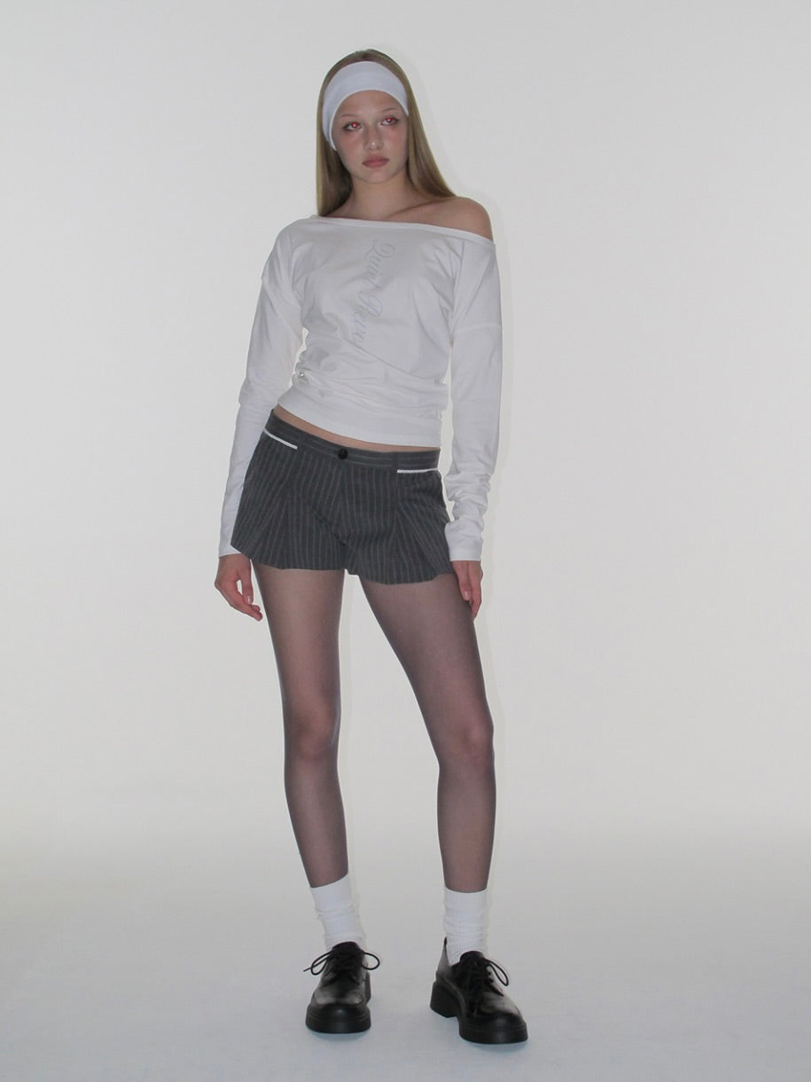 Lettering off shoulder top【Hearts2Hearts(H2H) ステラ着用】