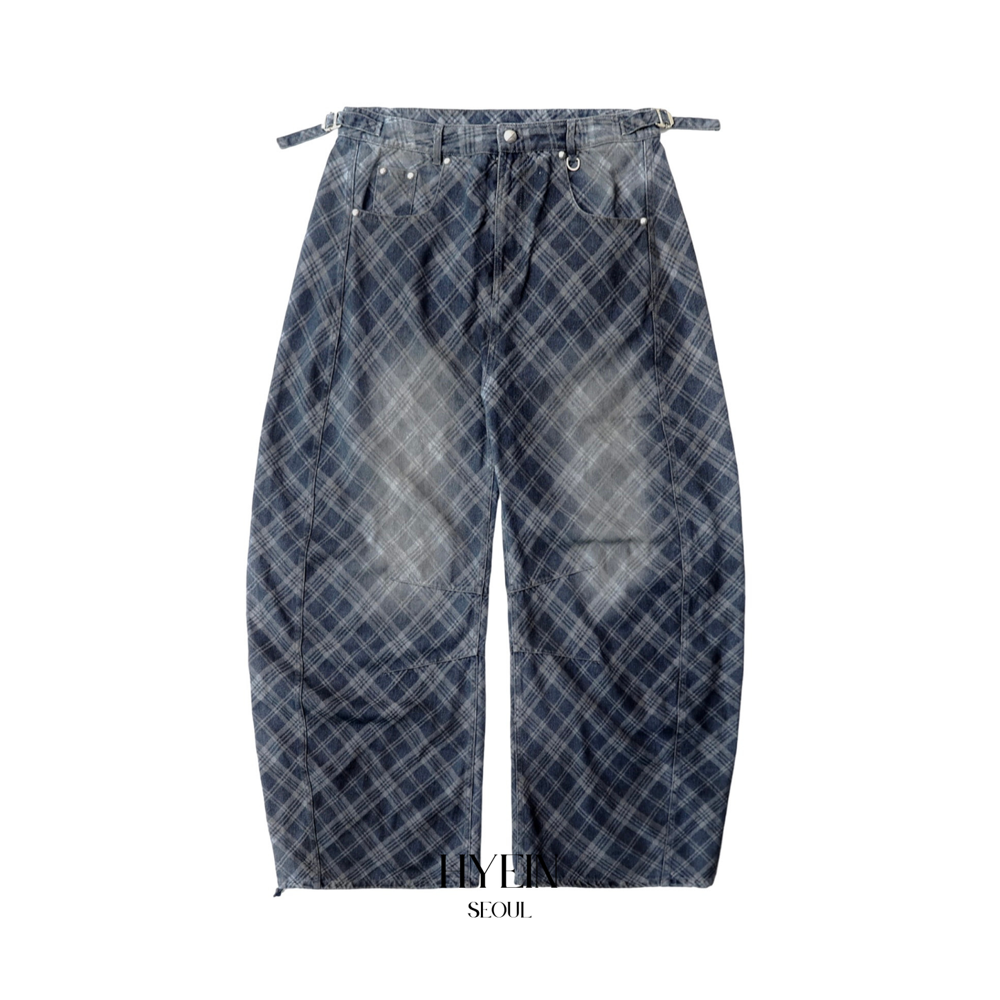 Lion patch washed barrel pants / blue denim check
