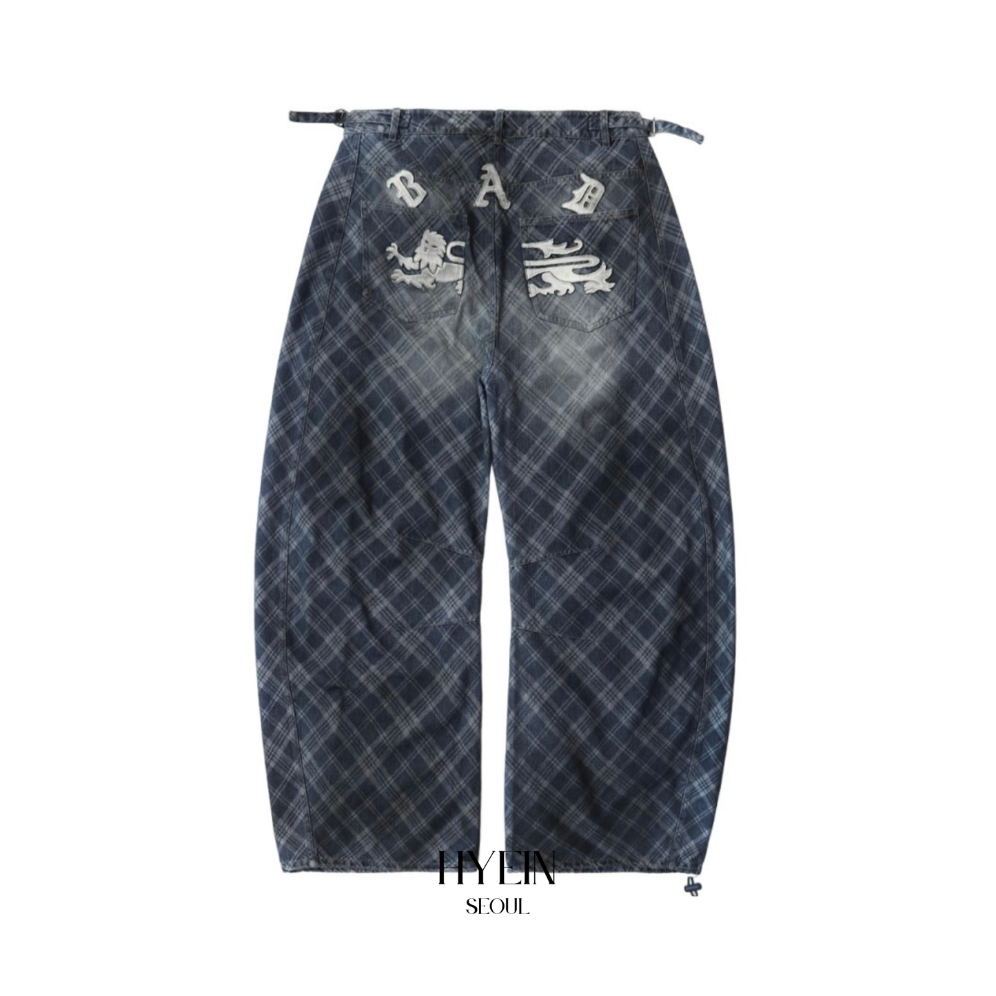 Lion patch washed barrel pants / blue denim check