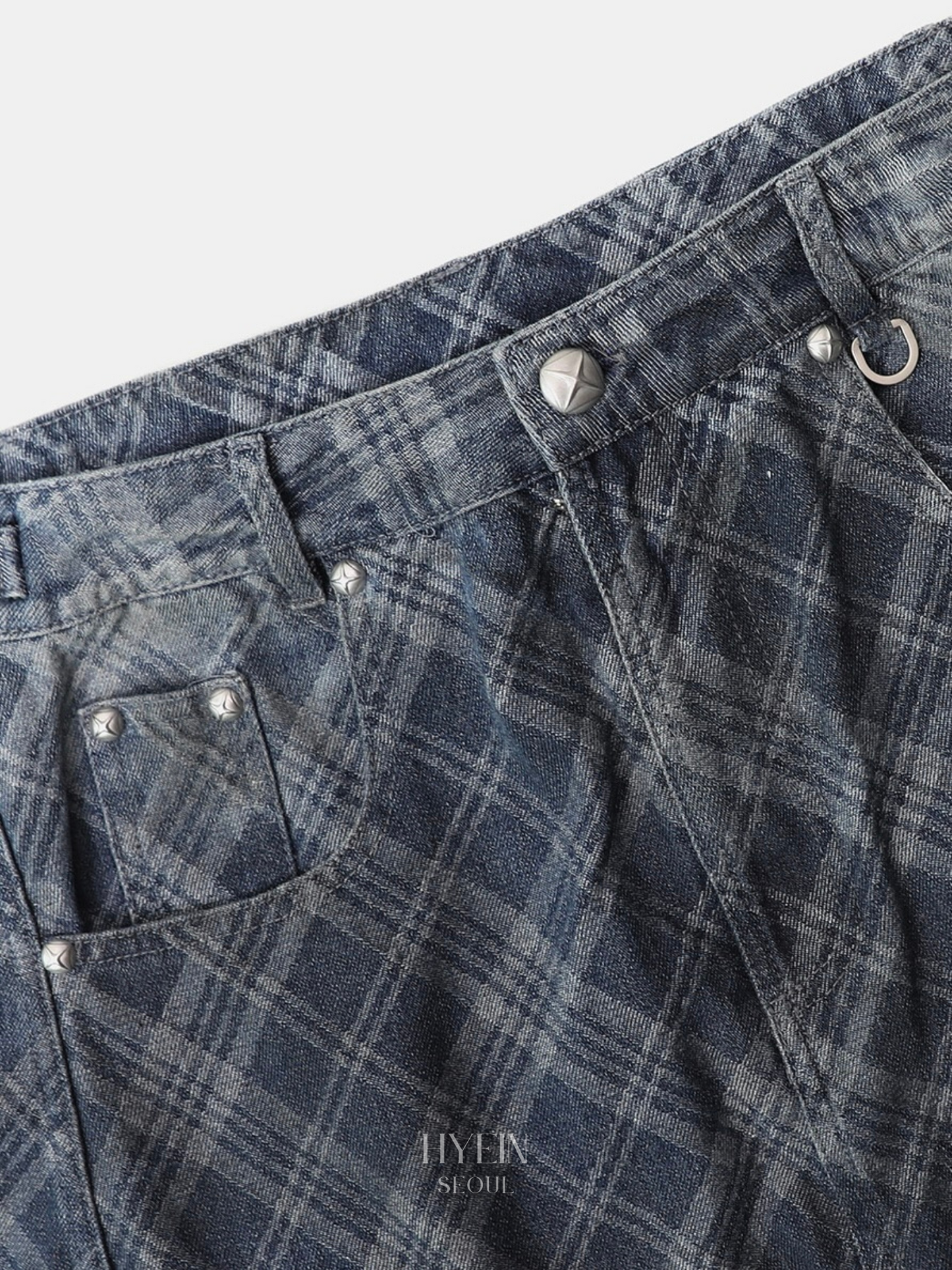 Lion patch washed barrel pants / blue denim check