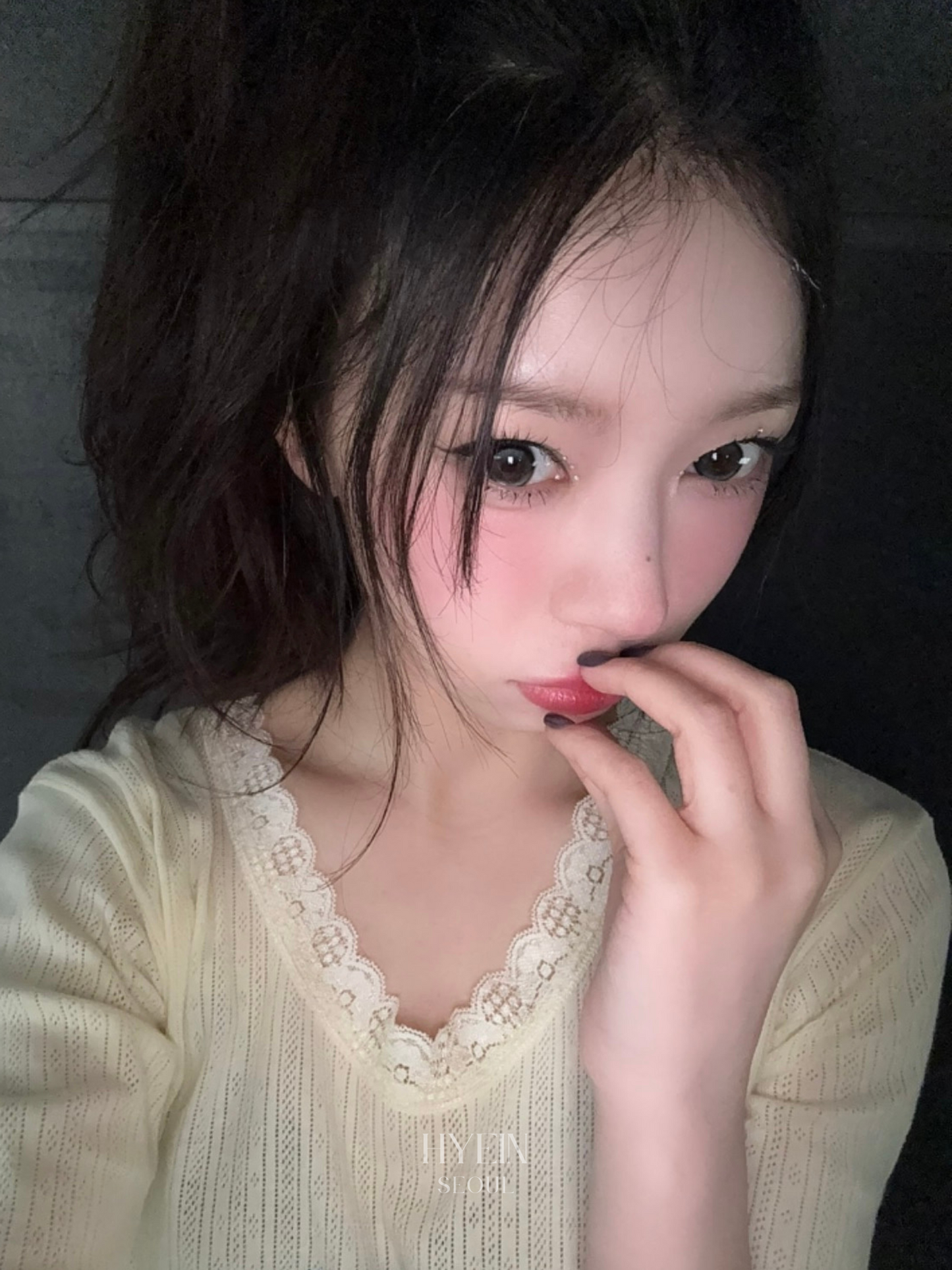Lace t-shirt / lemon