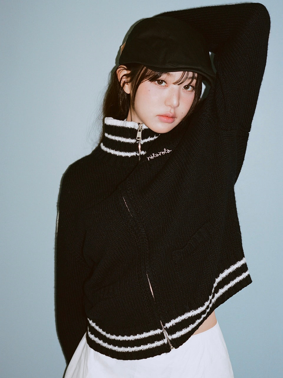 Maison de rola embroidery wool blended knit zip-up black【IVE ウォニョン着用】