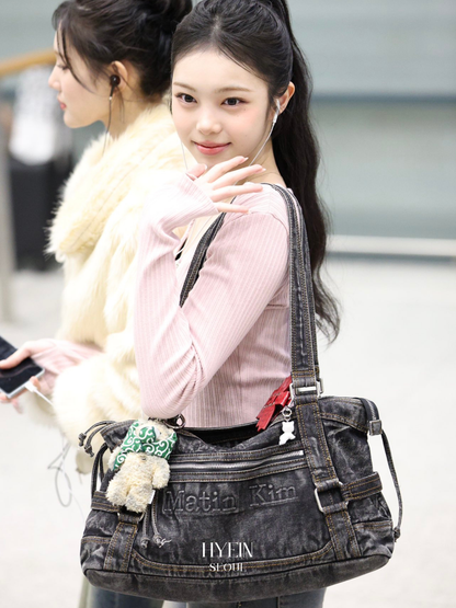 Matin washed denim square bag in black【Hearts2Hearts(H2H) イアン着用】