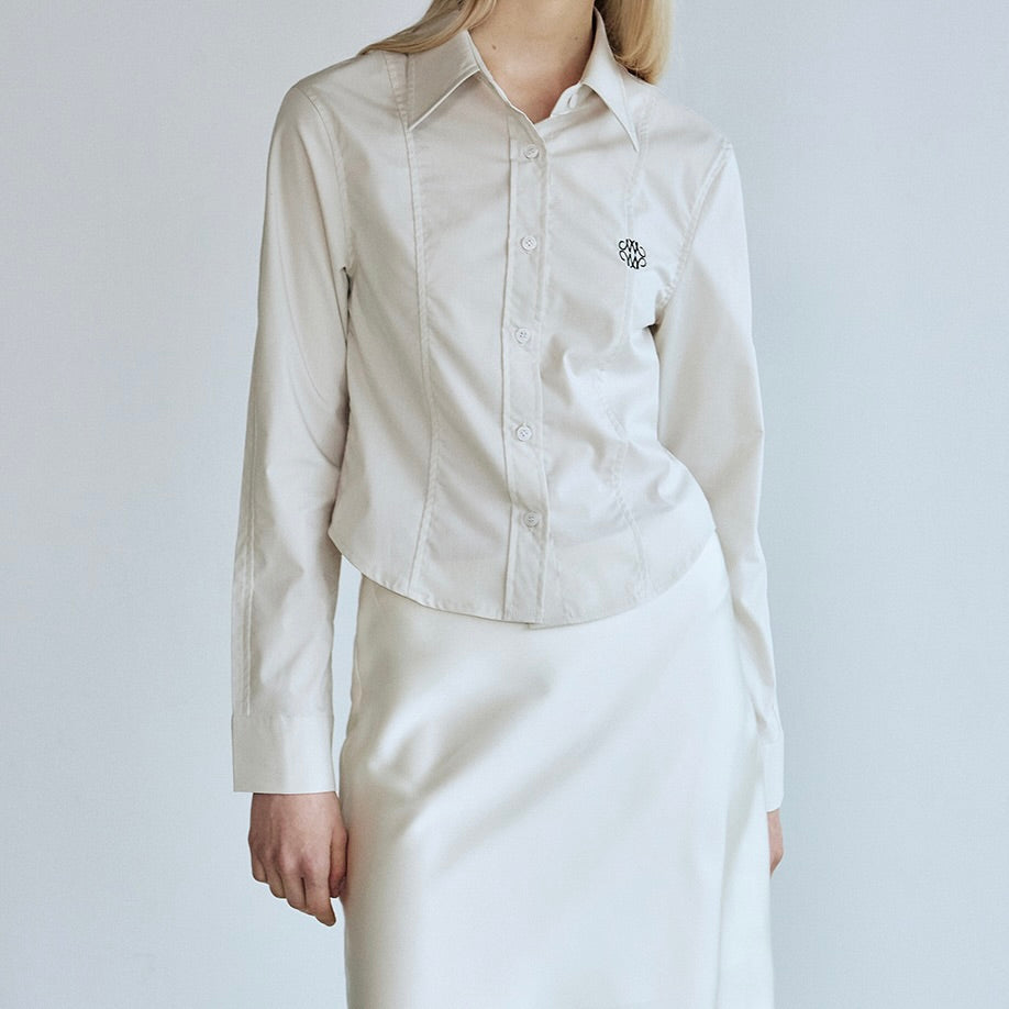 Minimal pintuck wrinkle free shirt / beige