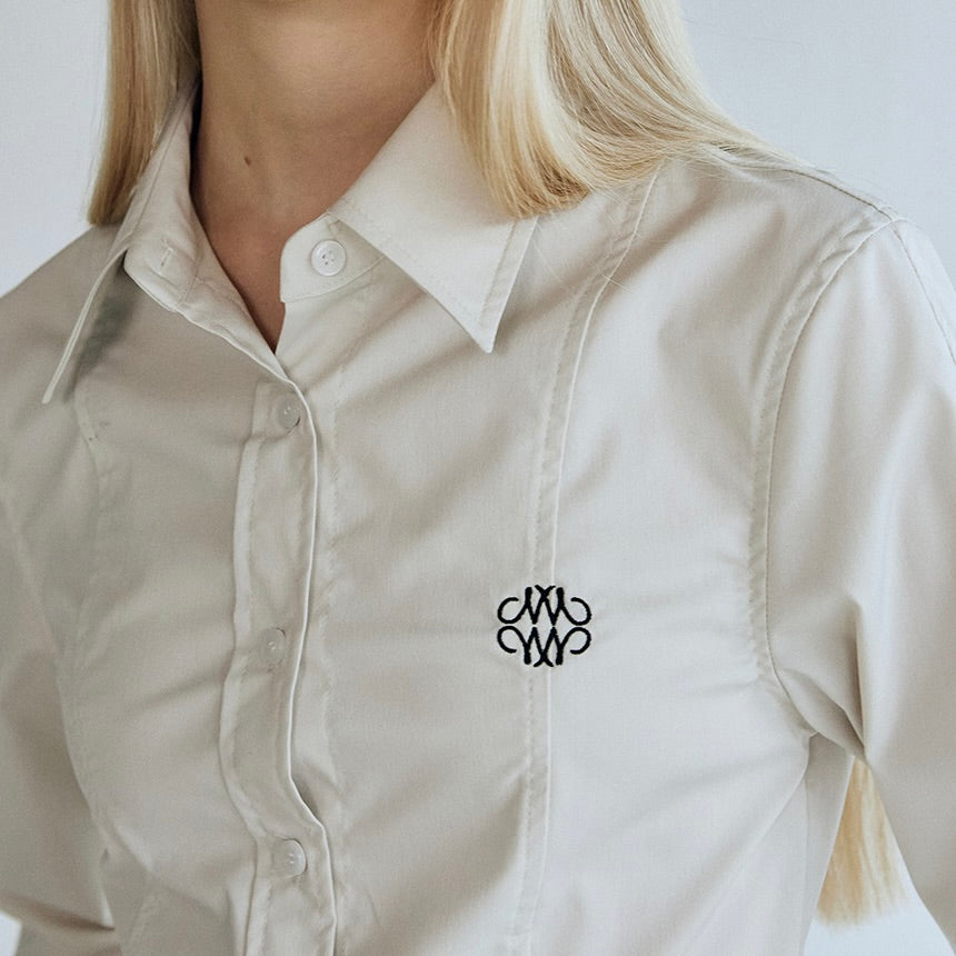 Minimal pintuck wrinkle free shirt / beige