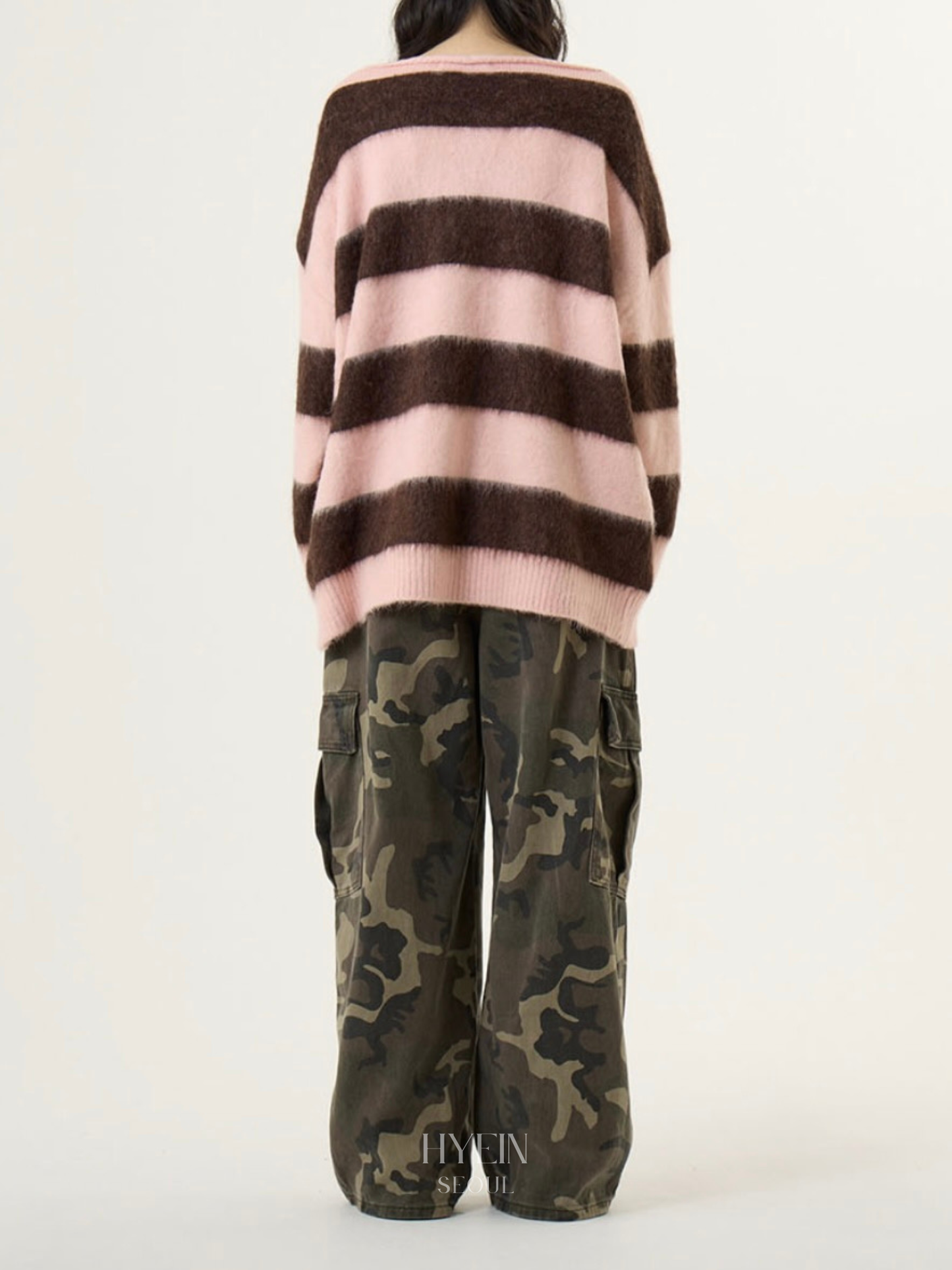 Off-shoulder mohair striped knit in pink and brown【Hearts2Hearts(H2H) カルメン着用】