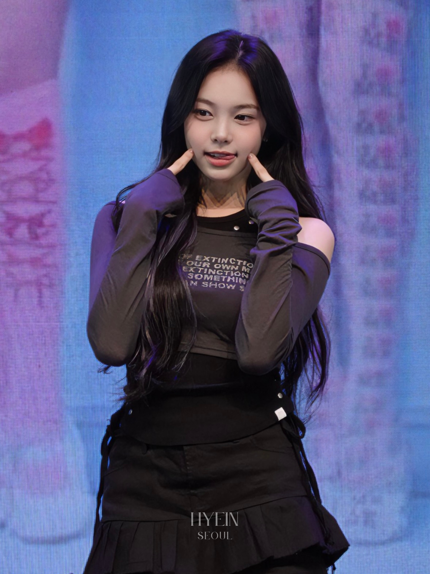 Printed long sleeve / charcoal【Hearts2Hearts イアン着用】