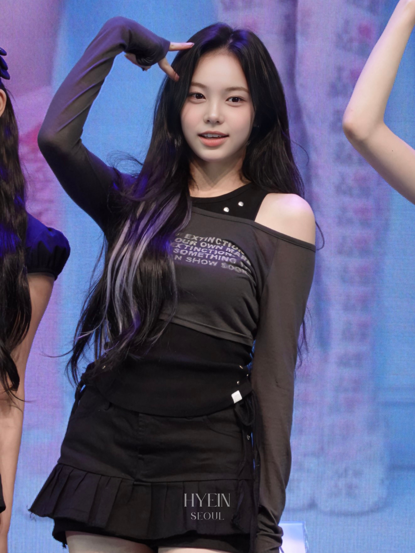 Printed long sleeve / charcoal【Hearts2Hearts イアン着用】