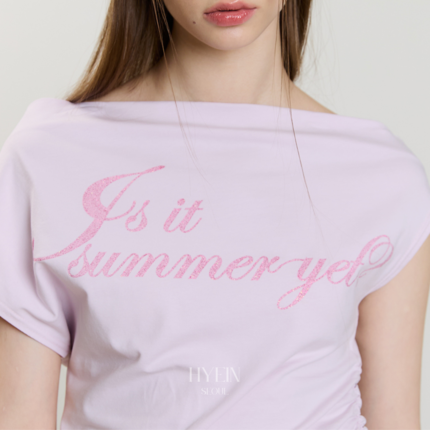 【ITZY ユナ着用】Sm glitter offshoulder tee / pink